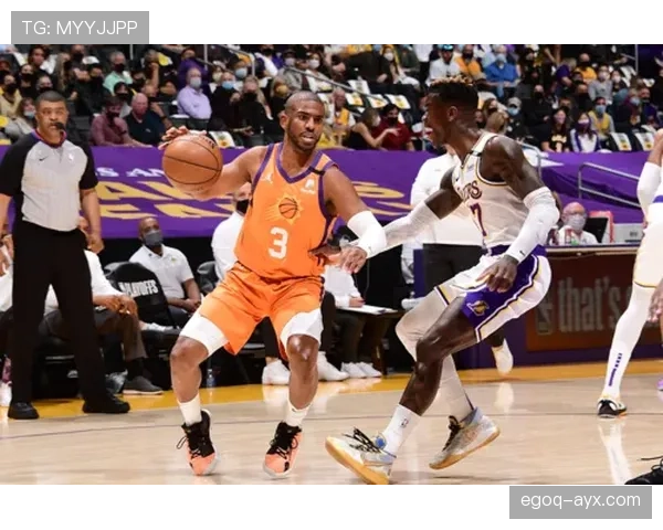 巴郎·戴维斯突破创造机会显著提升球队关键时刻攻击力