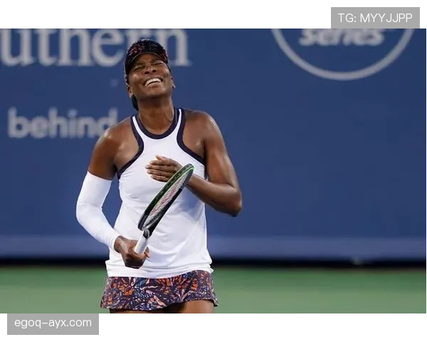 维纳斯·威廉姆斯凌晨四点在厨房称羽衣甘蓝，说这是她第18年没碰糖